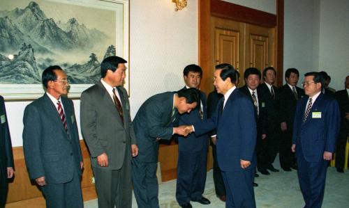 김영삼 대통령 농협, 축협, 수협 관계자 접견 이미지