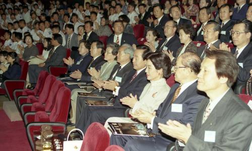 김영삼 대통령 `안중근` 오페라 관람 이미지