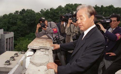 김영삼 대통령 연세대학교 시찰(시위현장) 이미지