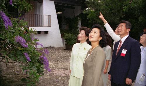 김영삼 대통령 부인 손명순 여사 과테말라 관광 이미지