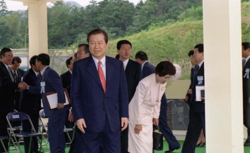 김대중 대통령 서해안고속도로 목포-무안간 준공식 참석 이미지