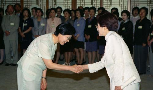 김대중 대통령 부인 이희호 여사 전국여성회장단 접견 다과회 이미지