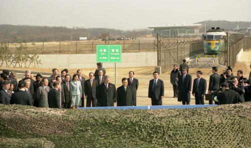 한ㆍ미 정상 도라산역 행사(DMZ) 참석(김대중 대통령, 조지 워커 부시 미국 대통령) 이미지