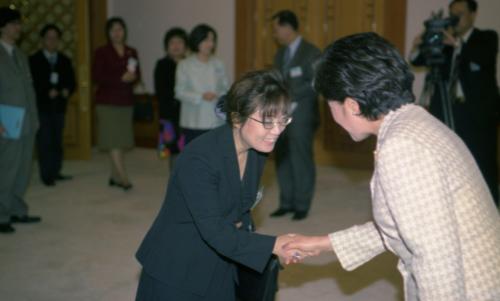 노무현 대통령 부인 권양숙 여사 여성디자이너와 간담회 이미지