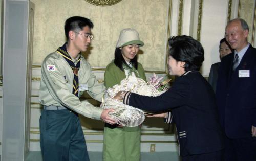 권양숙 여사 청소년 지도자 및 청소년 대표 초청 오찬 이미지