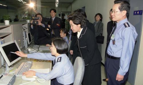 권양숙 여사 미아찾기센터 현장방문 및 미아관련 정책 간담회 이미지