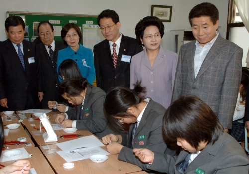 노무현 대통령 방과 후 학교 현장방문 이미지