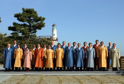 노무현 대통령 APEC 각국 정상 기념촬영 이미지