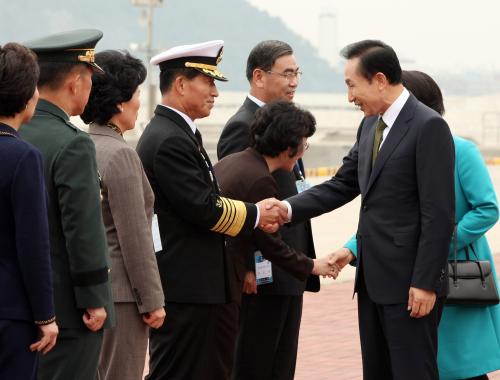 이명박 대통령 2008 대한민국 해군 국제 관함식 참관 이미지