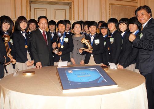 이명박 대통령 U-17 여자월드컵 대표팀 초청 오찬 이미지