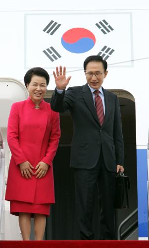 이명박 대통령 ASEM회의 참석 벨기에 방문 출국 환송행사 이미지