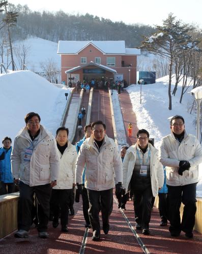 이명박 대통령 동계올림픽 IOC실사단 환영영접 및 유치위원회 격려만찬 이미지