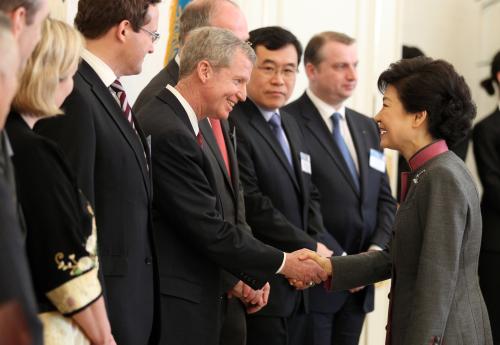 박근혜 대통령 외국인투자기업 오찬 간담회 이미지